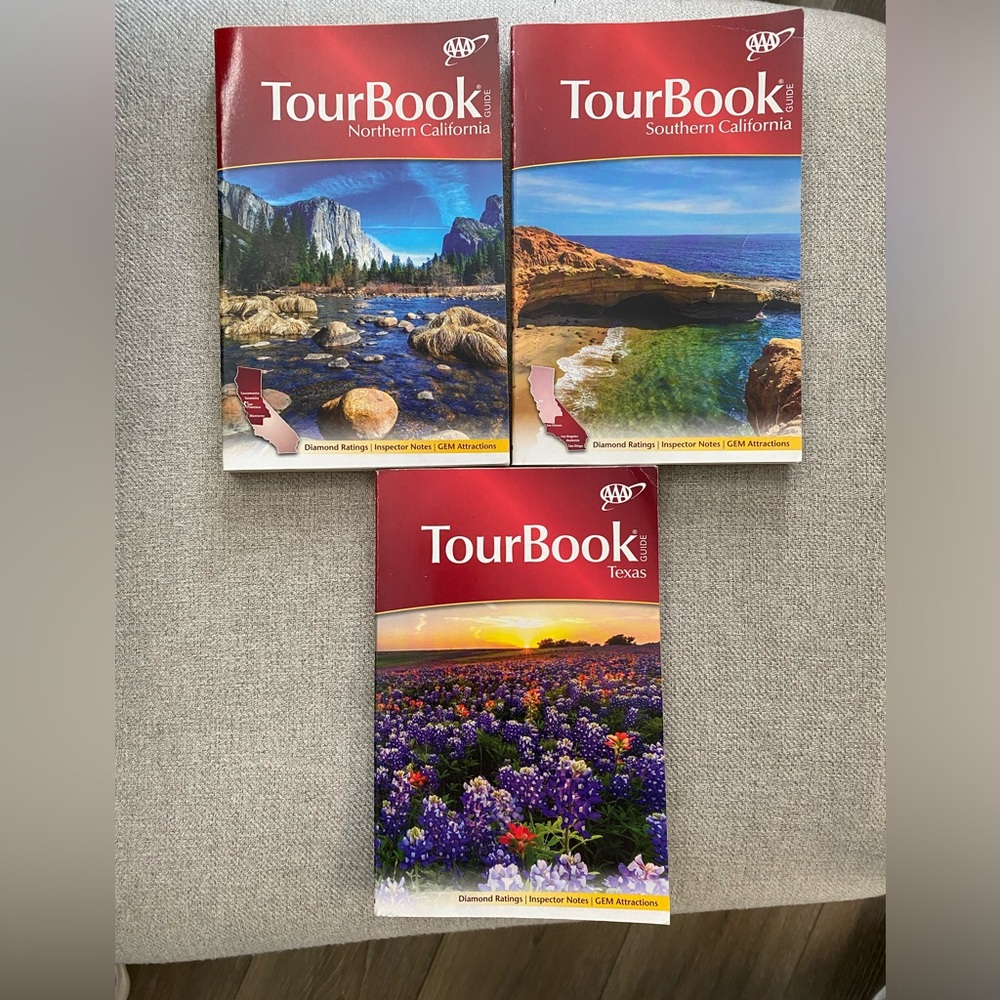 🎀 5 for $25 🎀
3 Tourbooks AAA North Carolina, South Carolina, Texas - Picture 1 of 4